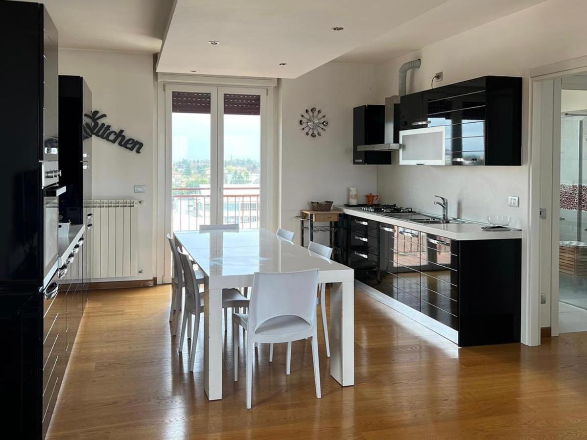 Penthouse - Skyline View Apartment Busto Arsizio