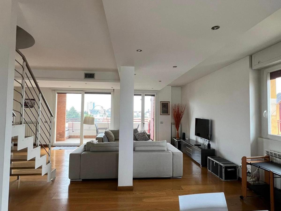 Apartment Penthouse - Skyline View