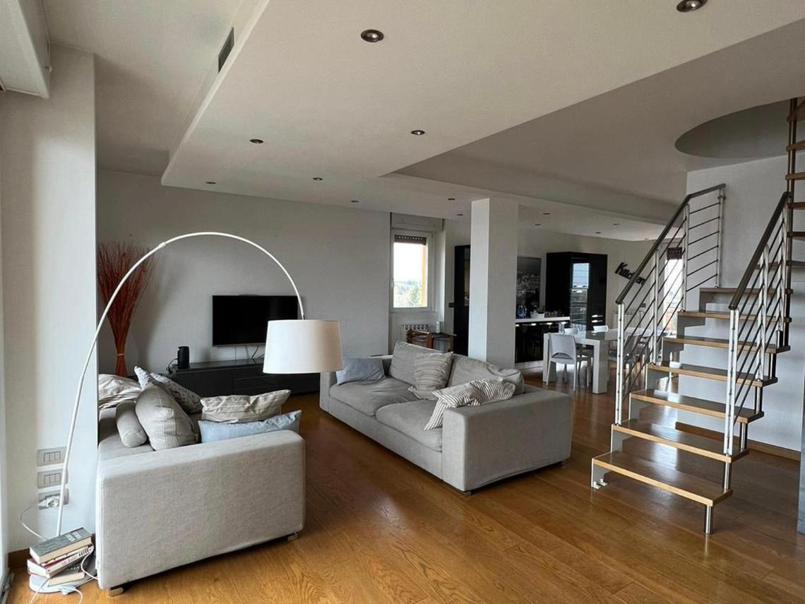 Penthouse - Skyline View Apartment *