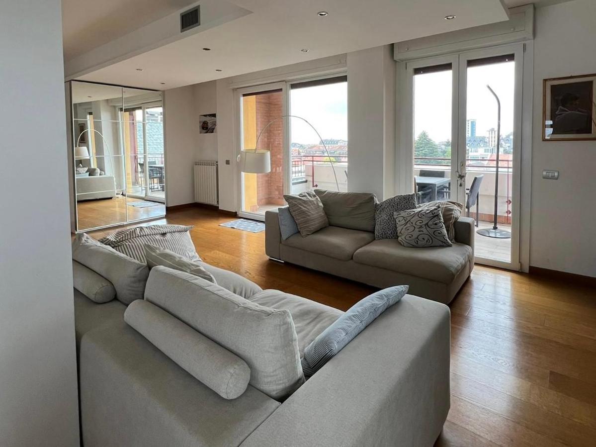 Penthouse - Skyline View * Busto Arsizio