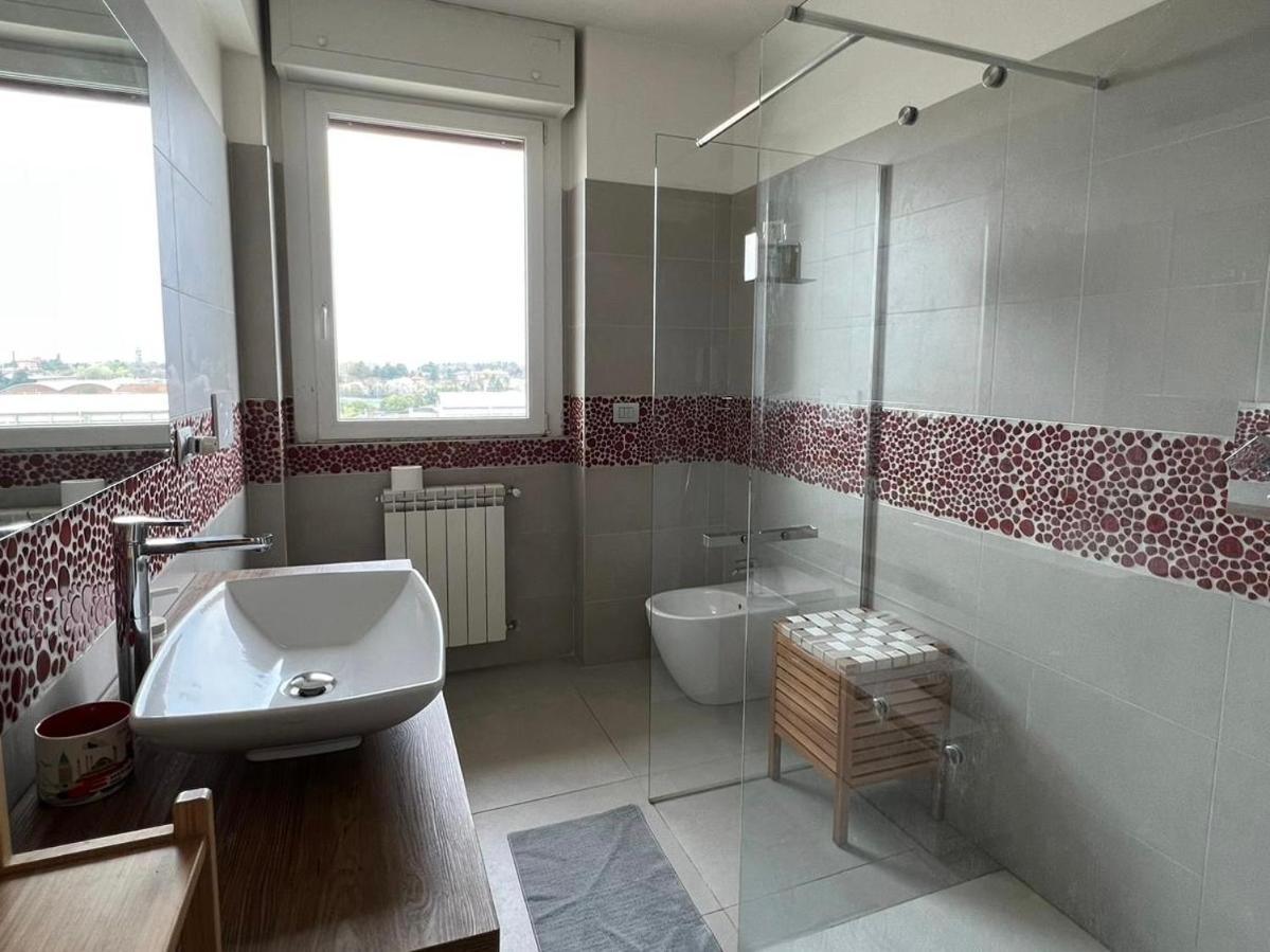 Penthouse - Skyline View Apartment Busto Arsizio